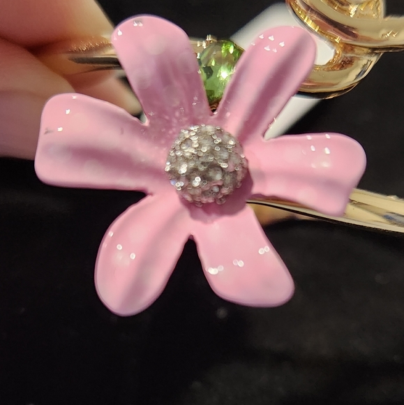 Betsey Johnson Flower Bracelet - Picture 4 of 4